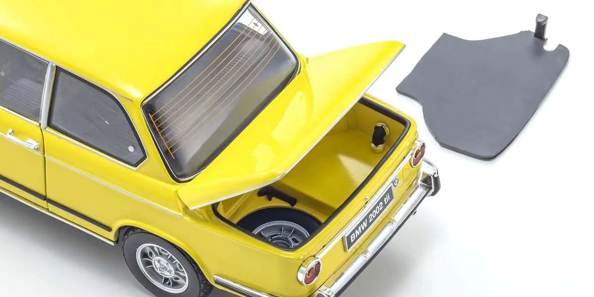 BMW 2002 Tii 1972 Yellow, gepek