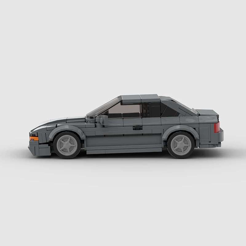 BMW 850CSi Silver Edition – bočni pogled složenog modela