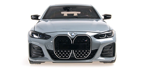 BMW i4 M50 – 2022 – Detalj prednje maske u sivoj metalik boji