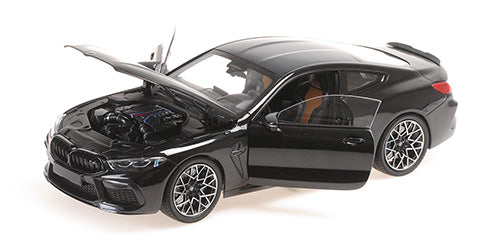 BMW M8 Coupe 2020 Black Metallic otvorena vrata napred