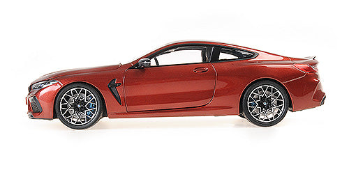 BMW M8 COUPE Red Metallic 2020 - Bočni pogled