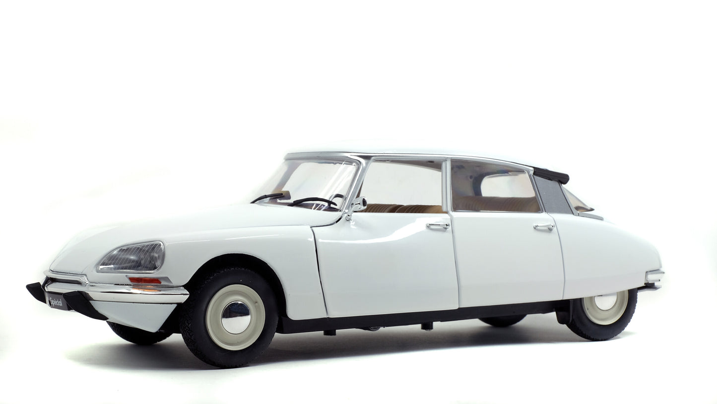 Citroën D Special Blanche 1972 – 1:18 Die‑Cast Solido