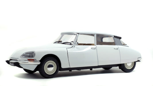 Citroën D Special Blanche 1972 – 1:18 Die‑Cast Solido