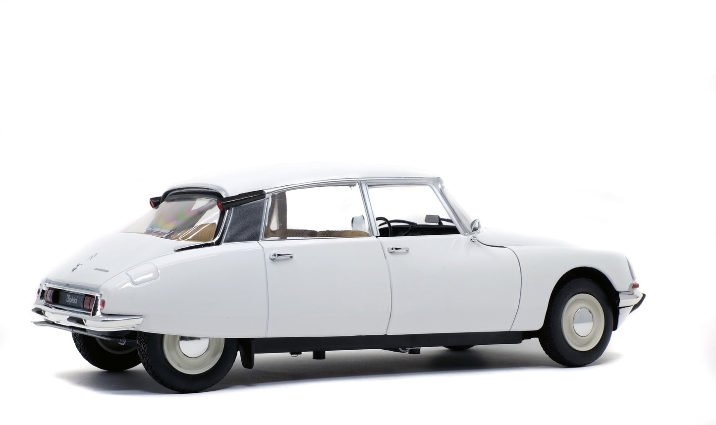 Citroën D Special Blanche 1972 – 1:18 Die‑Cast Solido