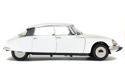 Citroën D Special Blanche 1972 – 1:18 Die‑Cast Solido