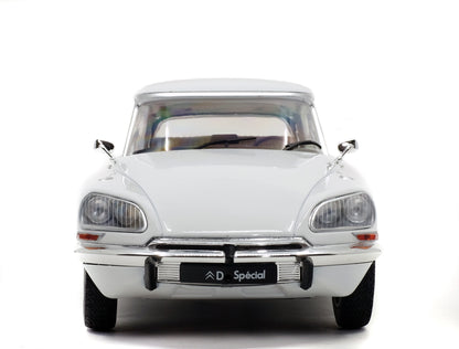 Citroën D Special Blanche 1972 – 1:18 Die‑Cast Solido
