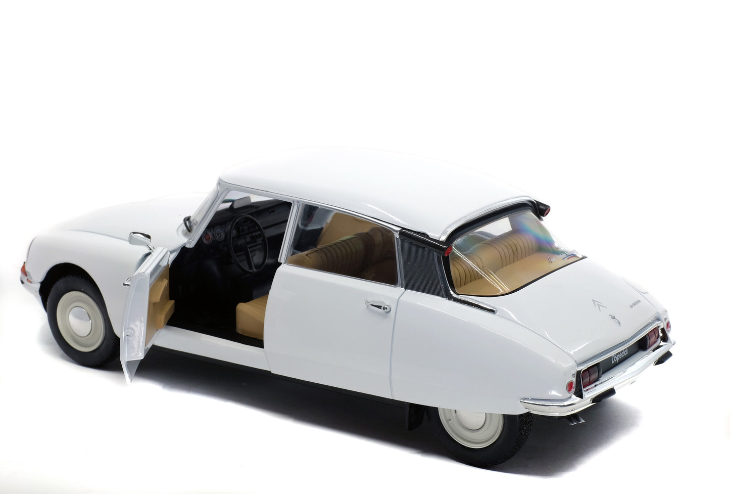 Citroën D Special Blanche 1972 – 1:18 Die‑Cast Solido