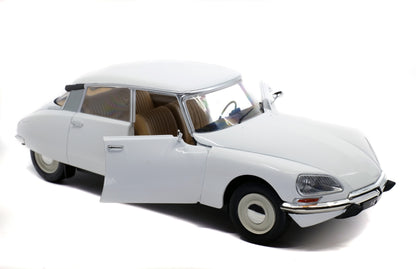 Citroën D Special Blanche 1972 – 1:18 Die‑Cast Solido