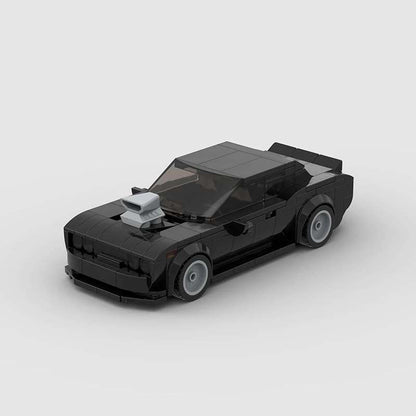 Dodge Challenger Black autić - pogled napred