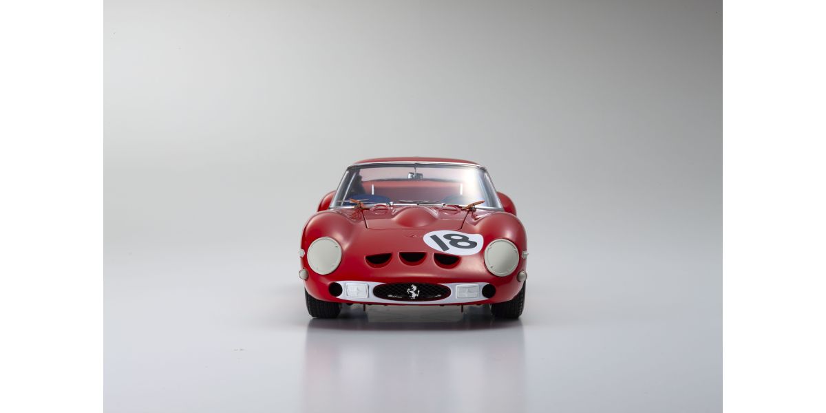 Detalj prednje maske Ferrari 250 GTO Daytona 3H