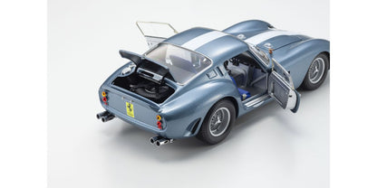 Ferrari 250 GTO Sebring 1962 sa otvorenim gepekom i vratima