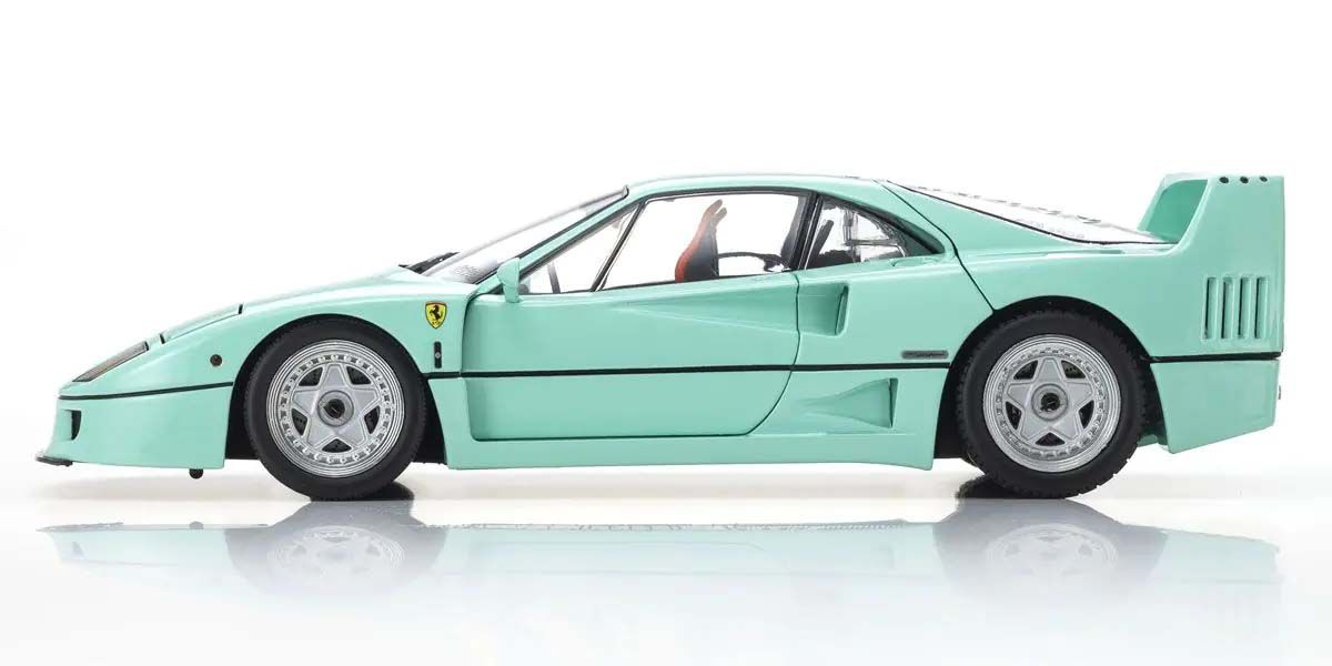 Ferrari F40 Mint Green 1987 sa strane