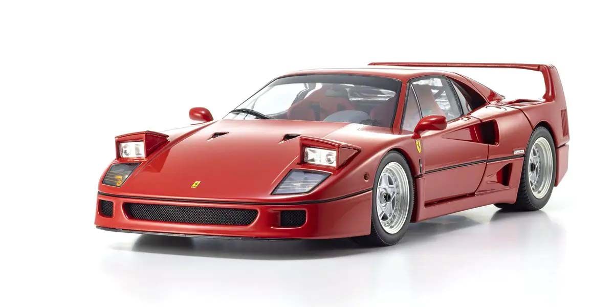 Ferrari F40 Red 1987 bliži ugao prednjeg dela sa podignutim farovima