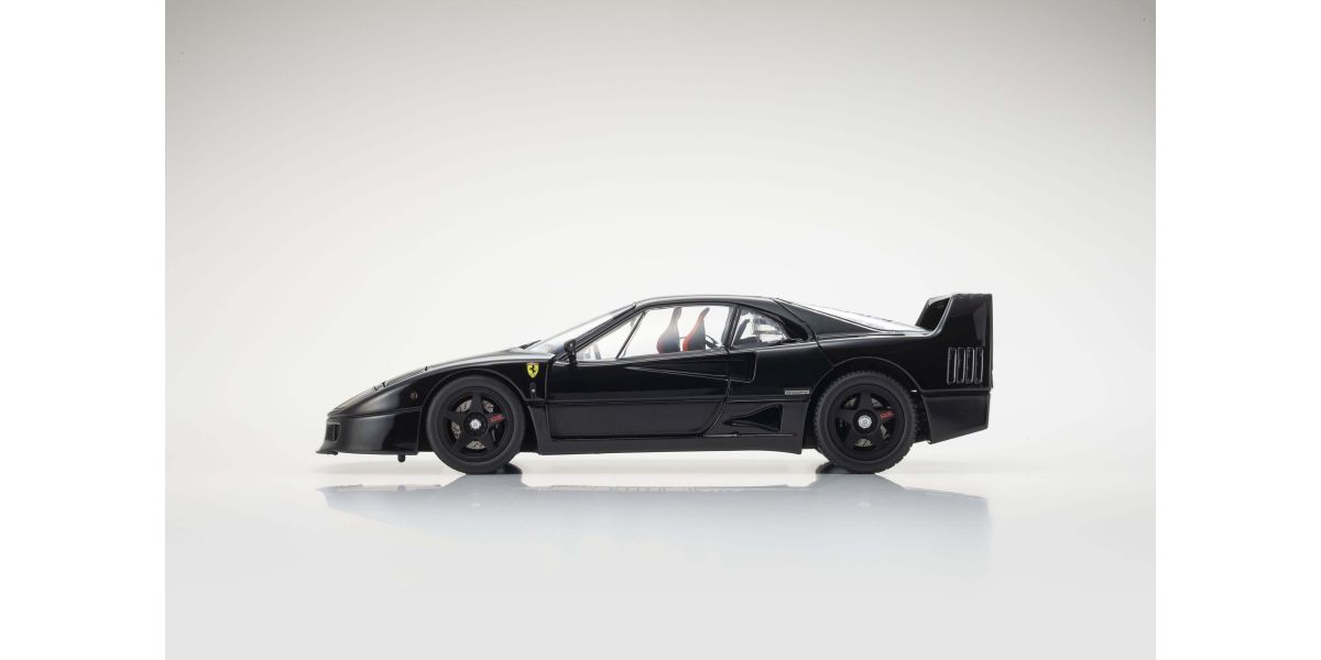 Pogled sa strane Ferrari F40 Black 1987