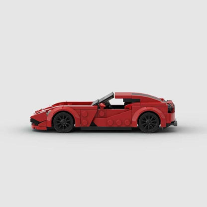 Ferrari 812 Superfast – Bočni pogled modela na sklapanje