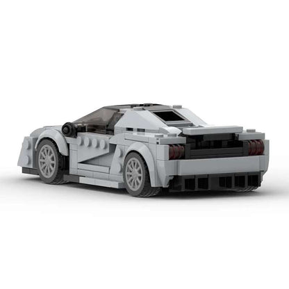 Zadnji pogled na sastavljeni Koenigsegg One autić.