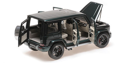 Zadnji pogled Mercedes-AMG G63 sa otvorenim vratima - MINICHAMPS model