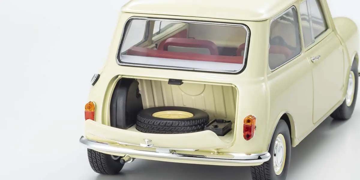 Morris Mini Minor Old English White – Gepek