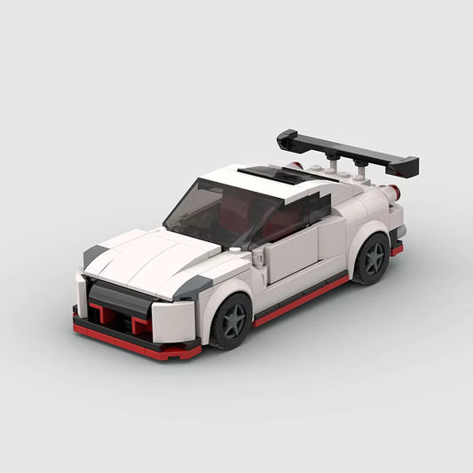 Nissan R35 GT-R autić sa prednje strane