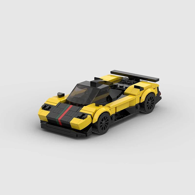Prednji pogled na Pagani Zonda Cinque autić na sklapanje