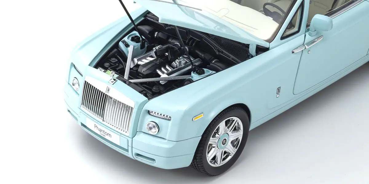 Rolls-Royce Phantom Coupé 2008 Turquoise - motorni prostor