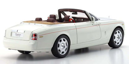 Zadnji pogled na Rolls-Royce Phantom Drophead Coupé 2007 English White, metalni mode