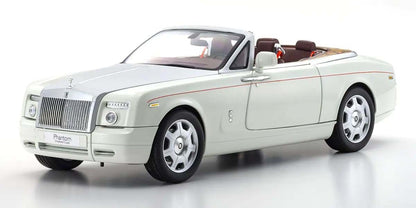 Prednji pogled na Rolls-Royce Phantom Drophead Coupé 2007 English White, metalni model
