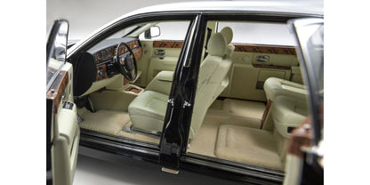 Unutrašnjost modela Rolls-Royce Phantom EWB 2012 Black Silver, detalji enterijera
