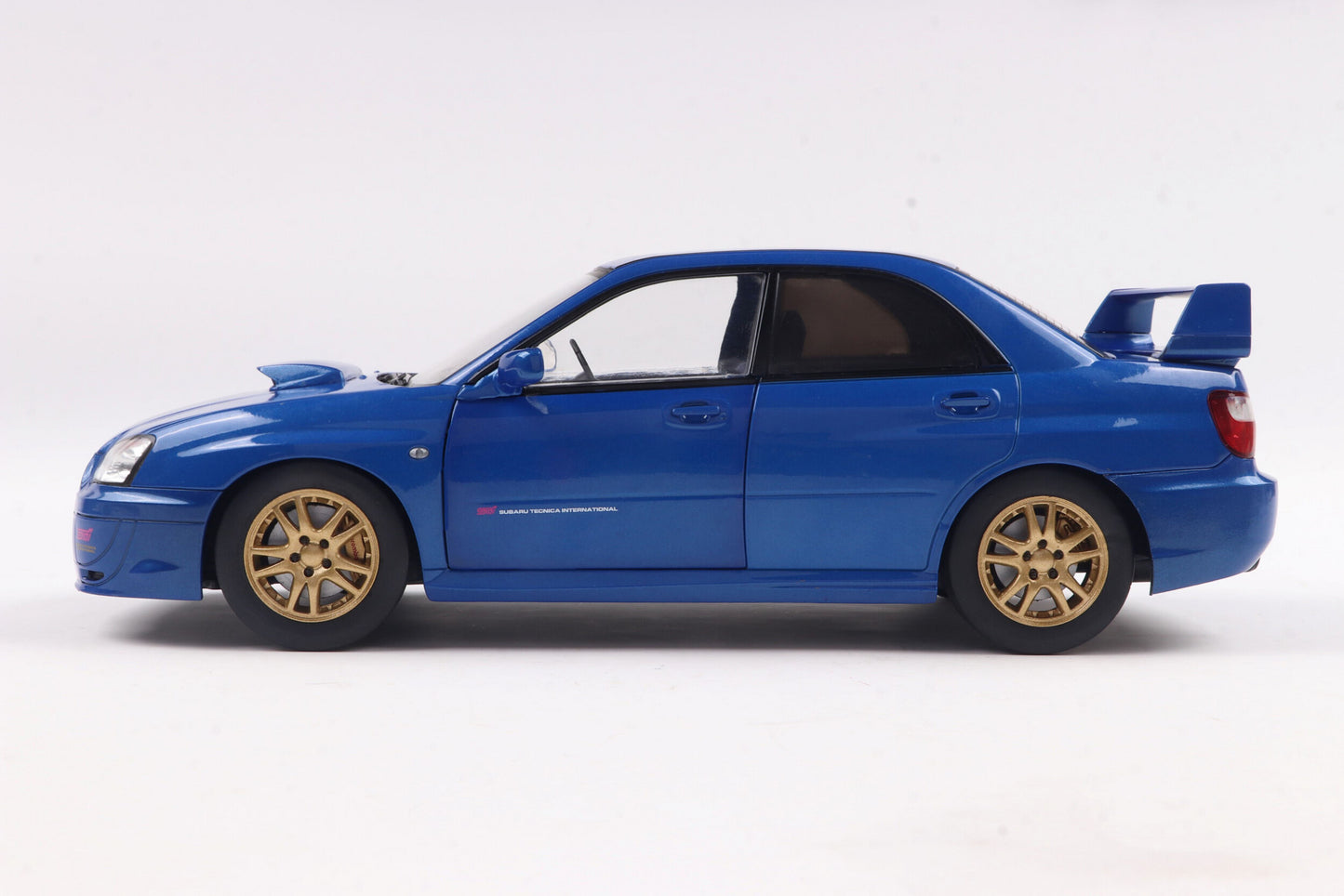 Subaru Impreza WRX STI Sonic Blue 2003 1:18 Solido