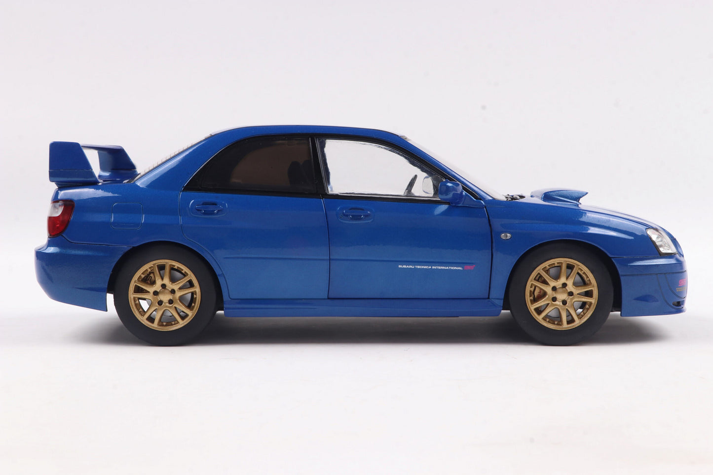 Subaru Impreza WRX STI Sonic Blue 2003 1:18 Solido