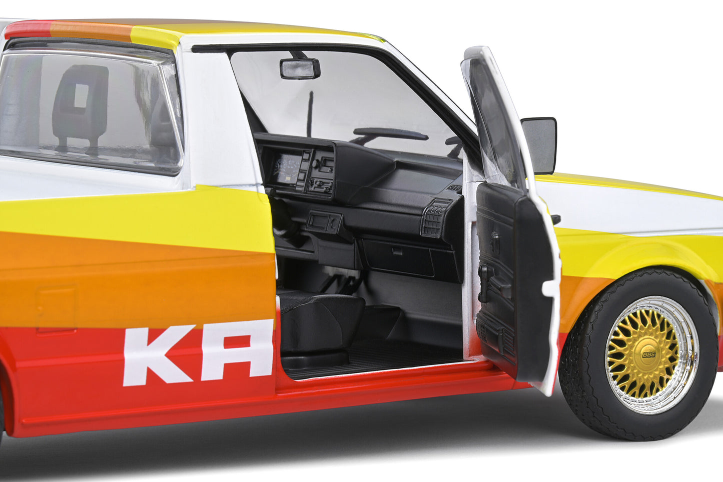 Volkswagen Caddy Mk 1 Kamei Tribute “Street Fighter” – 1982 (1:18)