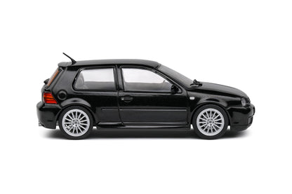 Volkswagen Golf IV R32 – 2003 – Black Magic – 1:43 – Solido